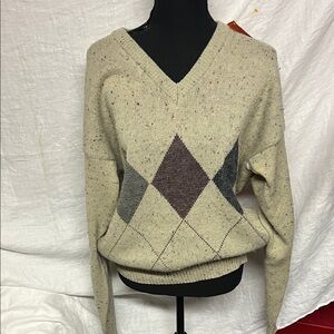 Classic Retro V-Neck Argyle Sweater - Cream and Gray XL